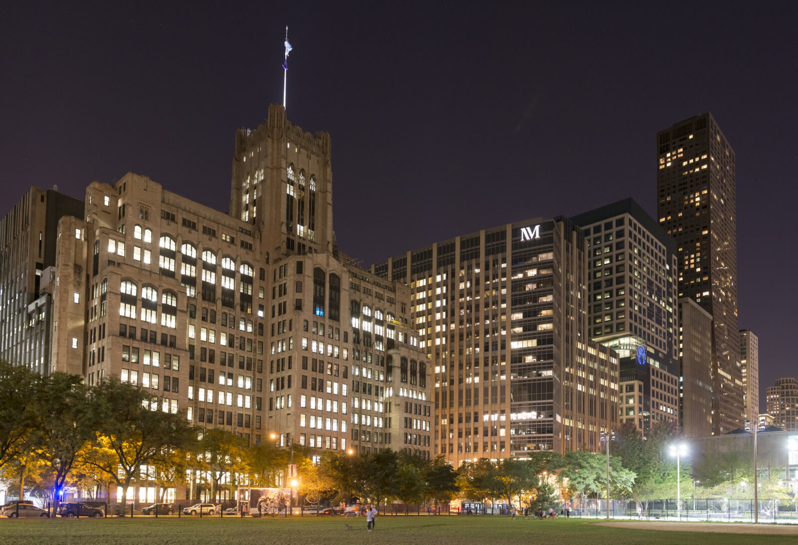A photo of the feinberg school of medicine in Chicago, IL at night